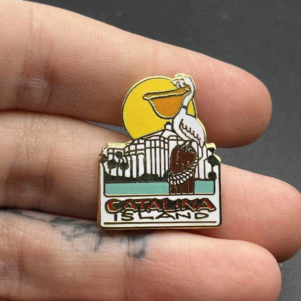 Catalina‎ Island California Pelican Lapel Hat Pin